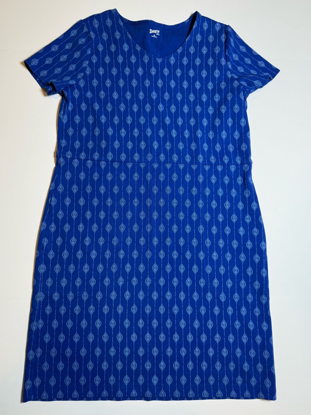 Duluth Trading Co M Blue Geometric Dress V-Neck Knit Stretch Knee Length Pockets